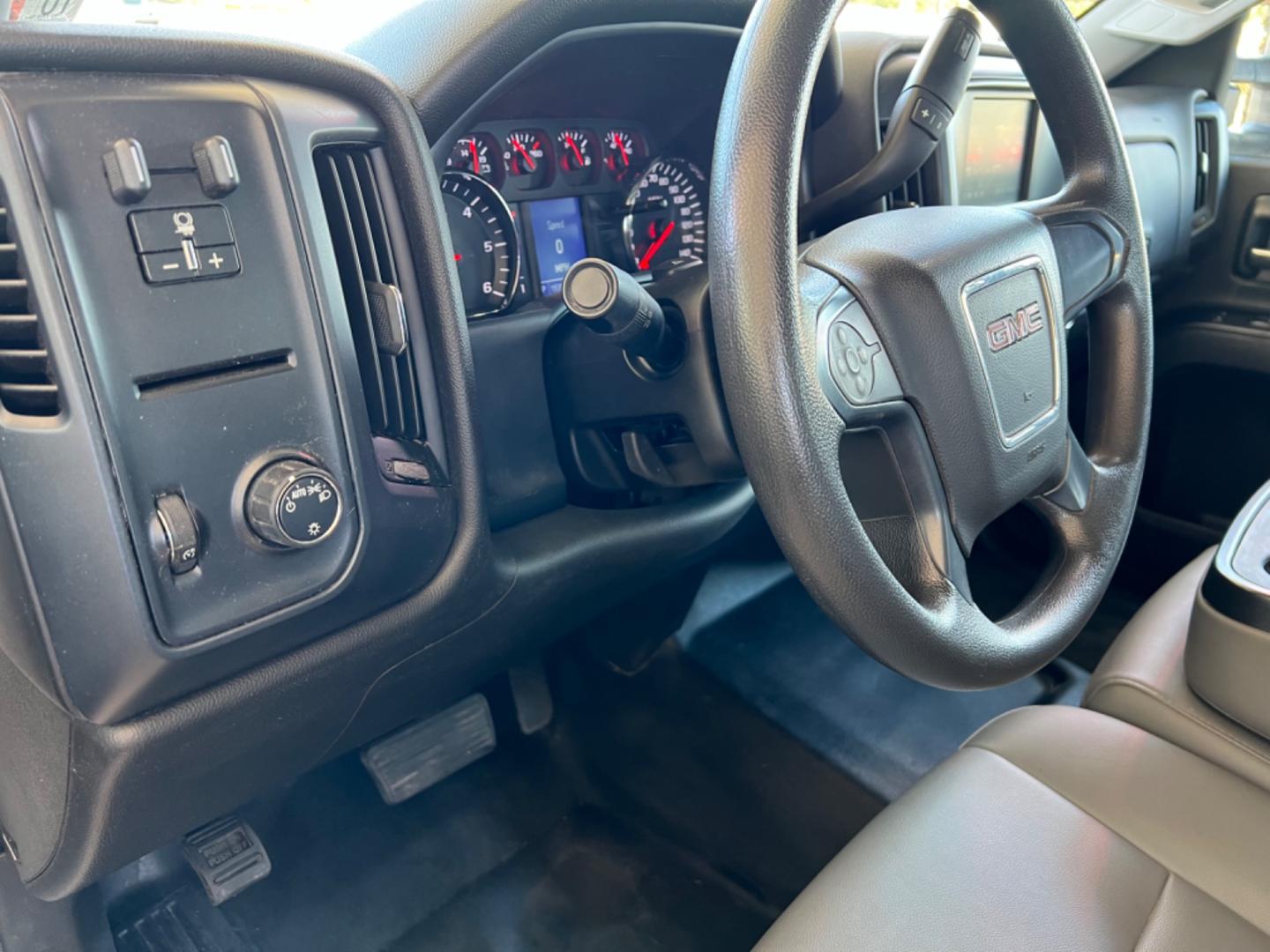 2017 White /Gray GMC Sierra 2500HD (1GT11REG3HF) with an 6.0L V8 Gas engine, 6-Speed Automatic transmission, located at 4520 Airline Hwy, Baton Rouge, LA, 70805, (225) 357-1497, 30.509325, -91.145432 - 2017 GMC Sierra 2500HD Crew Cab 6.0 V8 Gas, 8Ft Bed, 193K Miles, Power Windows, Locks & Mirrors, Cold A/C, Tow Pkg. NO IN HOUSE FINANCING. FOR INFO PLEASE CONTACT JEFF AT 225 357-1497 CHECK OUT OUR A+ RATING WITH THE BETTER BUSINESS BUREAU WE HAVE BEEN A FAMILY OWNED AND OPERATED BUSINESS AT THE S - Photo#14